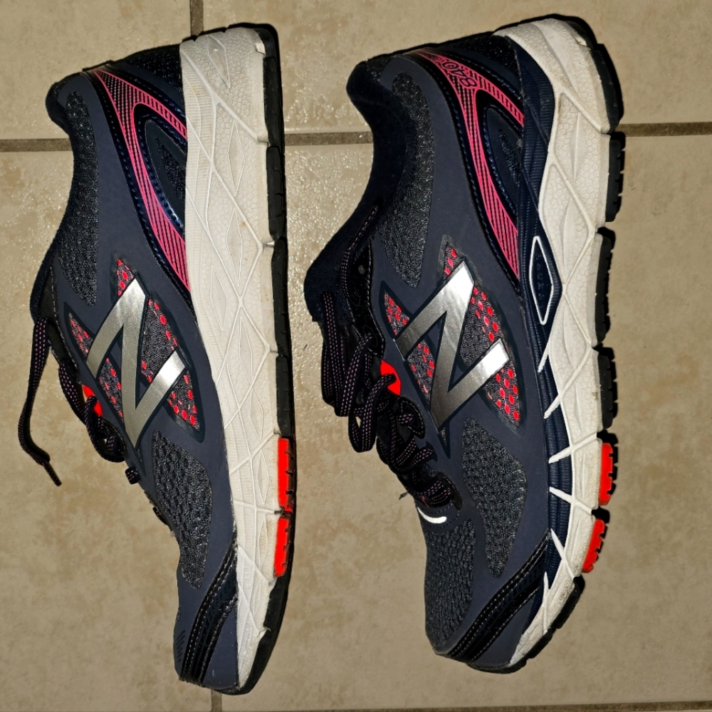 EUC! New Balance Running Shoes 11EE width